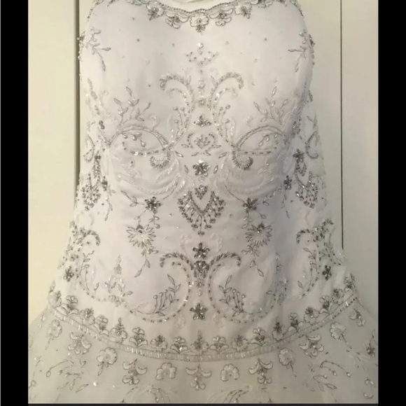 Oleg Cassini satin bodice organza wedding dress - Picture 4 of 9